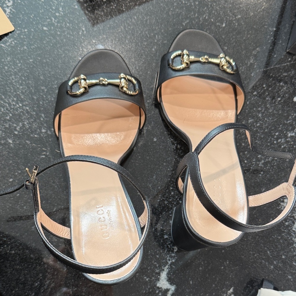 Gucci Black Leather Block Heel Sandals with Gold Horsebit - Picture 3 of 10